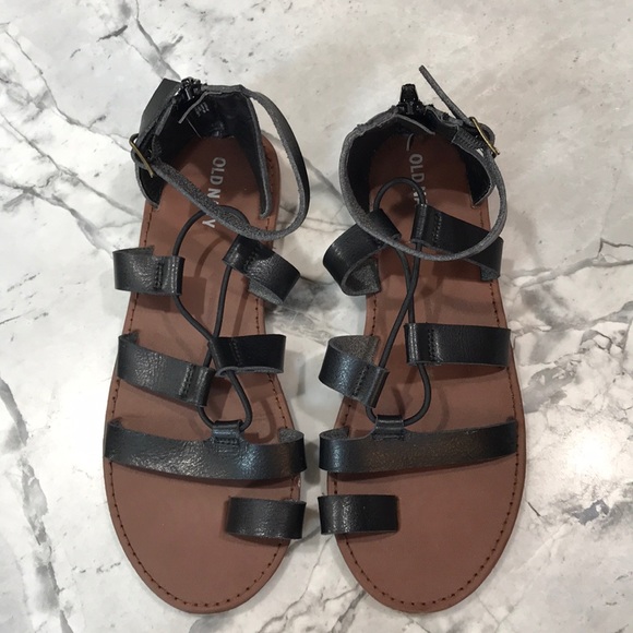Old Navy Other - Old Navy Strappy Sandal in Black